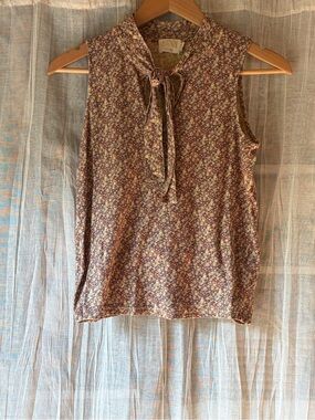 Nation LTD Sleeveless Tie-Neck Floral Shell in Purple and Cream S